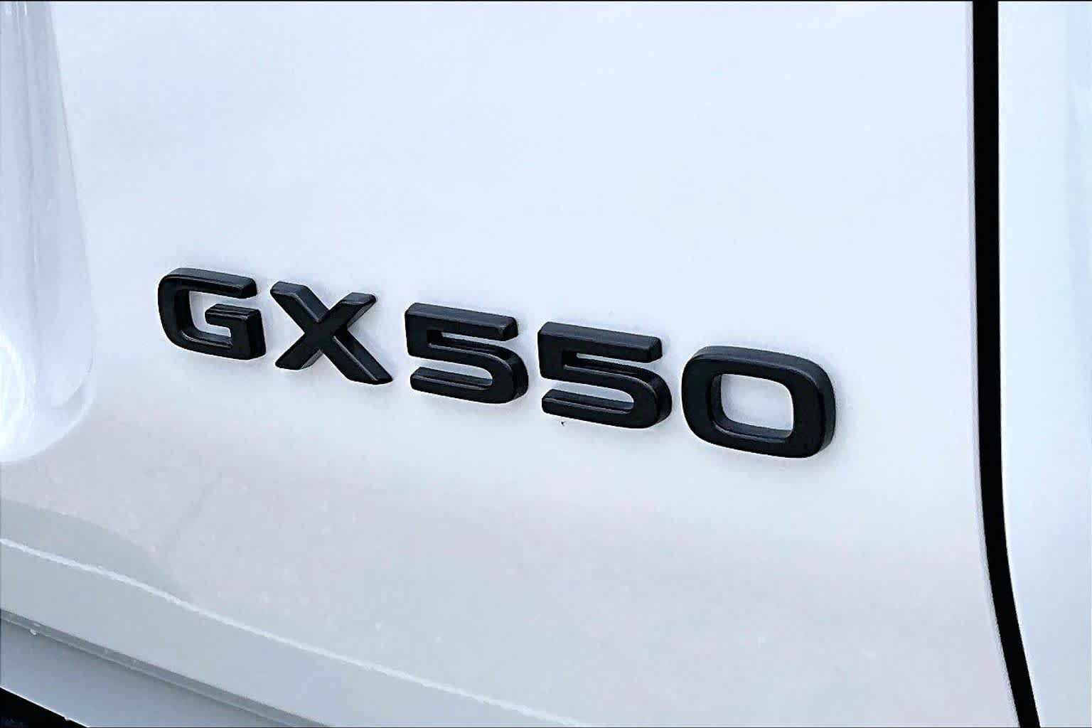 Used 2025 Lexus GX 550 w/ Cold Area Package AWD/4WD image 10
