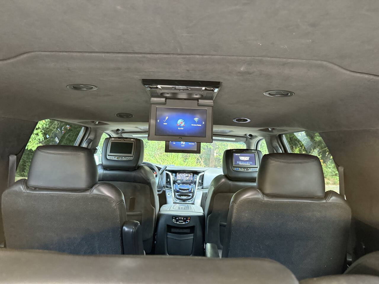 Used 2017 Cadillac Escalade ESV Platinum AWD/4WD image 44