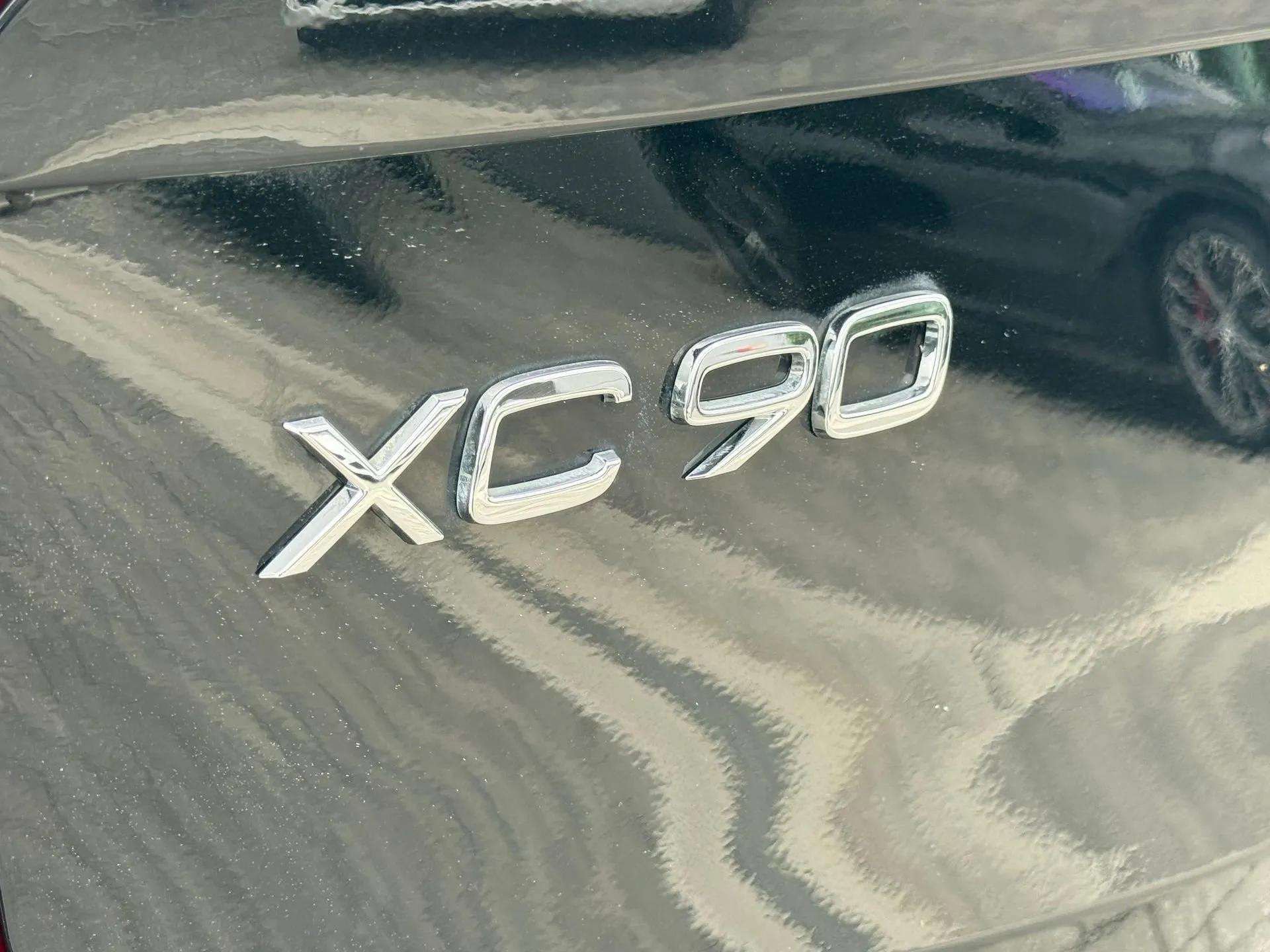 Used 2023 Volvo XC90 B5 Core w/ Protection Package Premier image 14