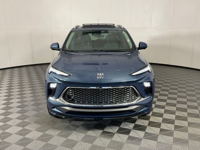 Used 2024 Buick Encore GX Avenir w/ Avenir Technology Package AWD/4WD image 2