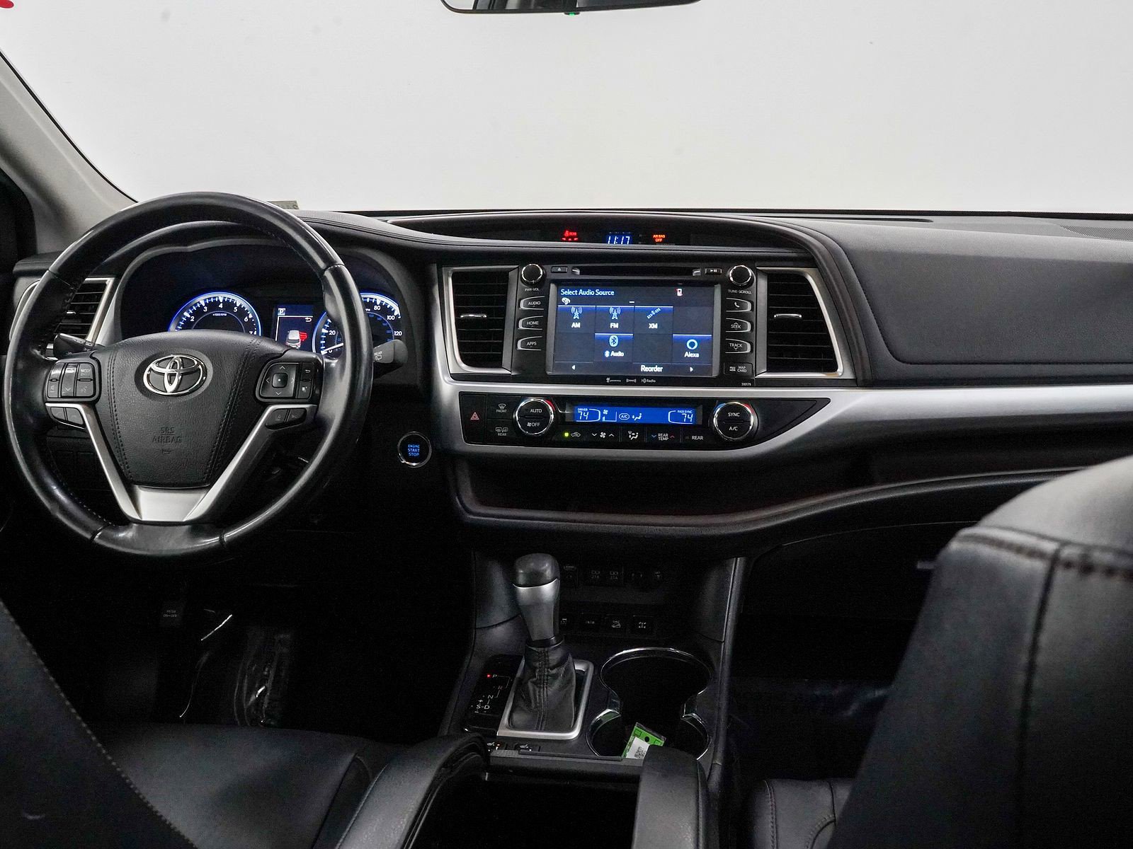 Used 2017 Toyota Highlander XLE image 12