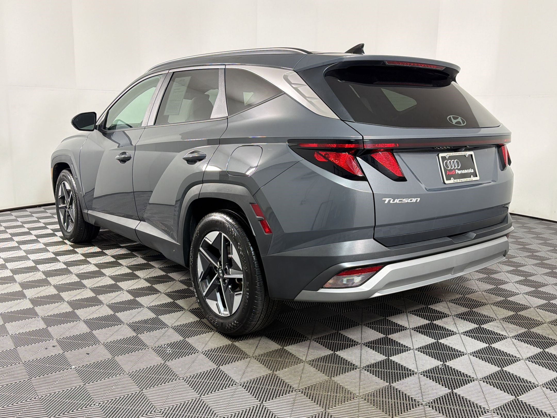 Used 2025 Hyundai Tucson SEL image 3