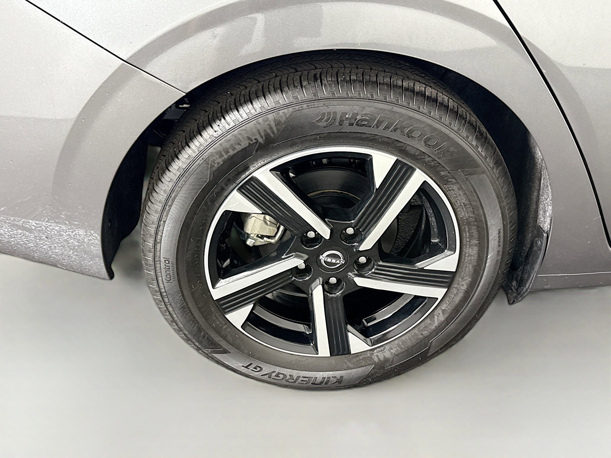 Used 2025 Nissan Sentra SV image 33