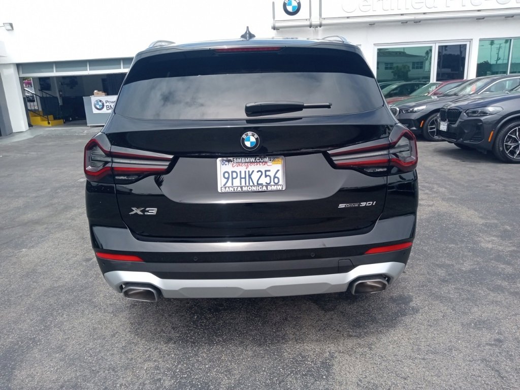 Used 2024 BMW X3 sDrive30i w/ Premium Package w/ZPA image 4