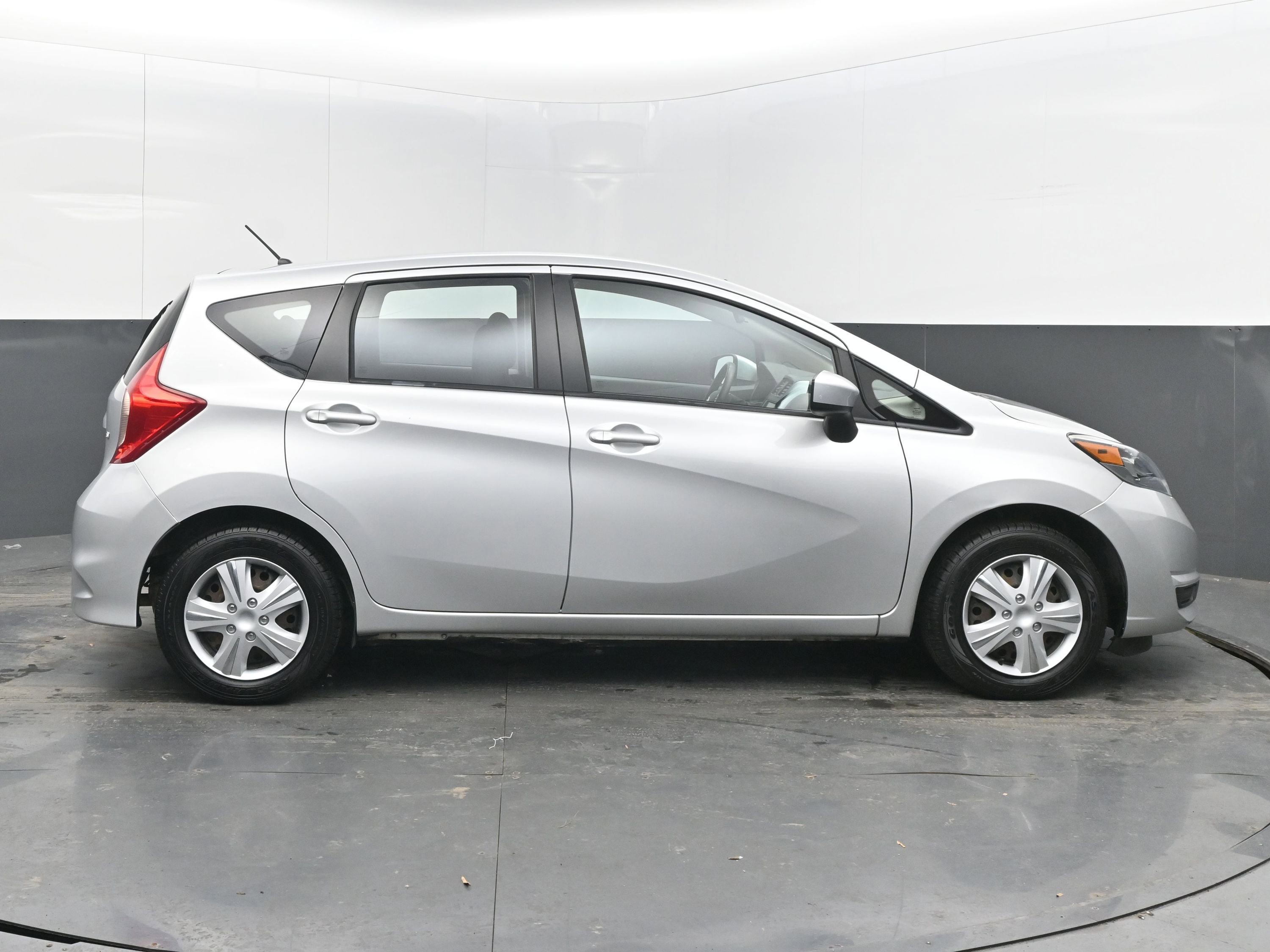 Used 2019 Nissan Versa Note SV image 5