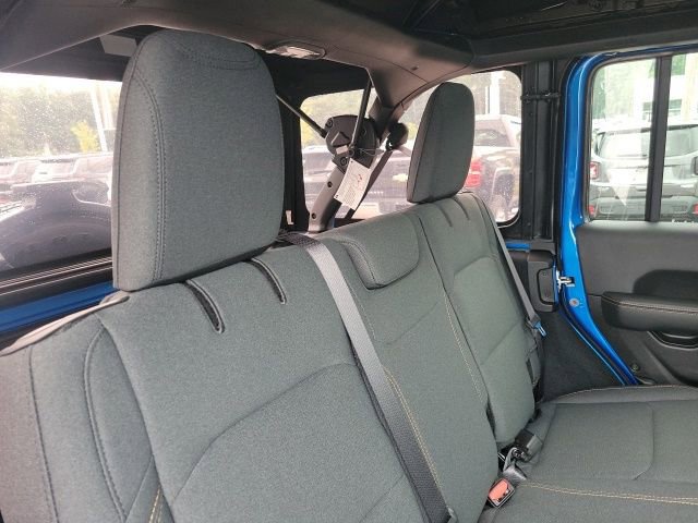 Used 2024 Jeep Wrangler Unlimited Sahara AWD/4WD image 24
