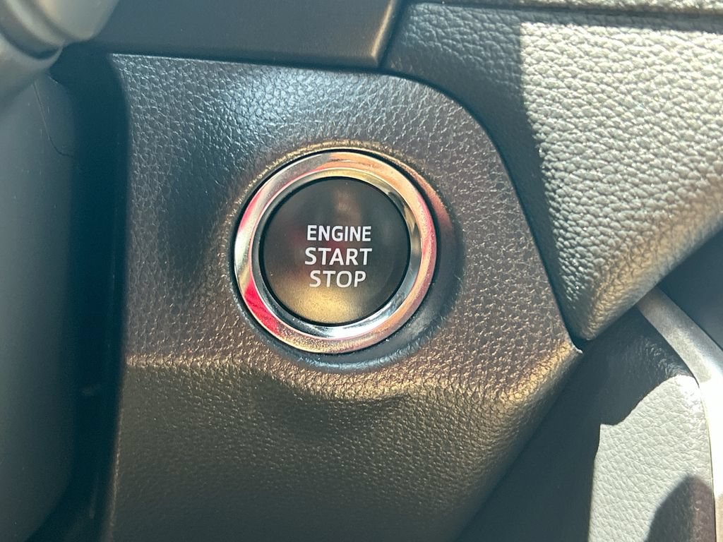 Used 2025 Toyota RAV4 XLE FWD image 19