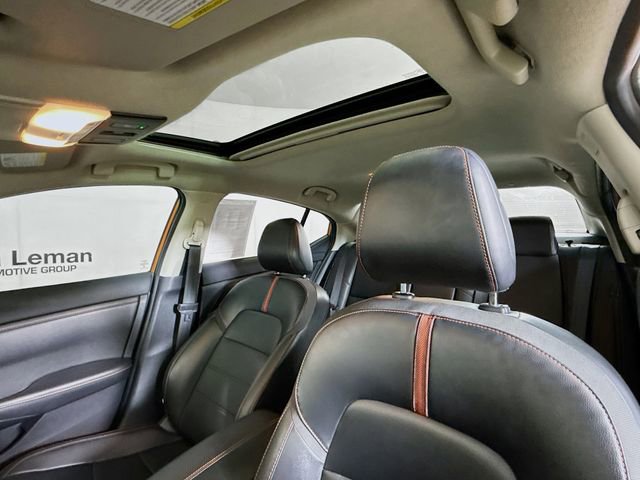 Used 2022 Nissan Sentra SR w/ SR Premium Package image 23