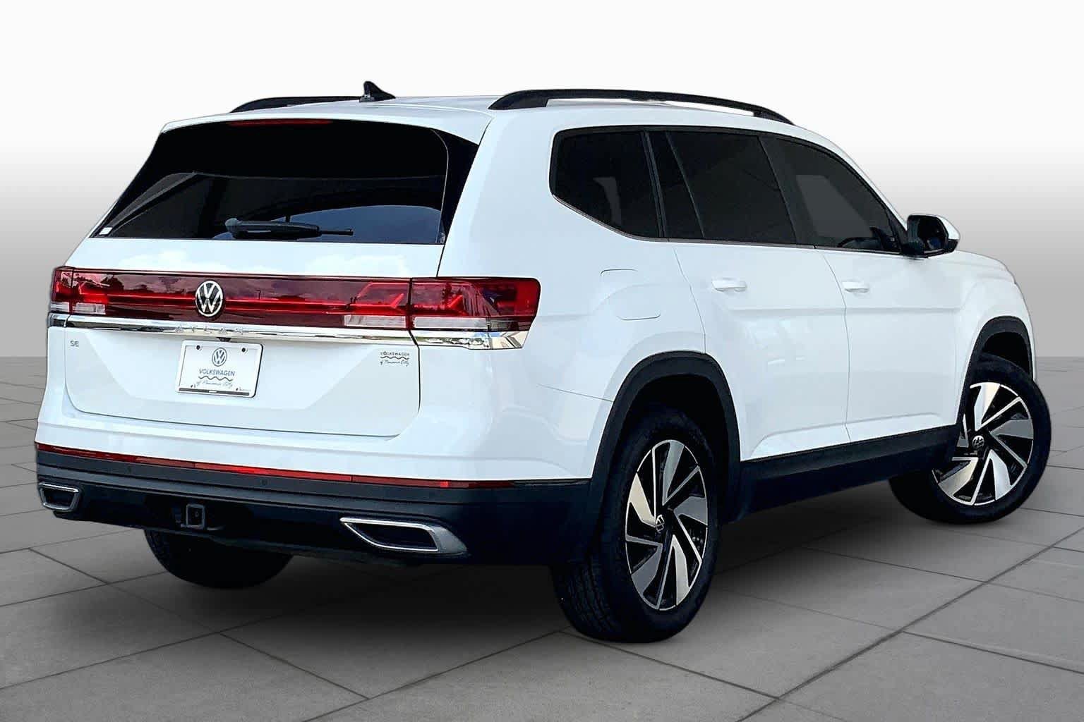 Used 2024 Volkswagen Atlas SE FWD image 13