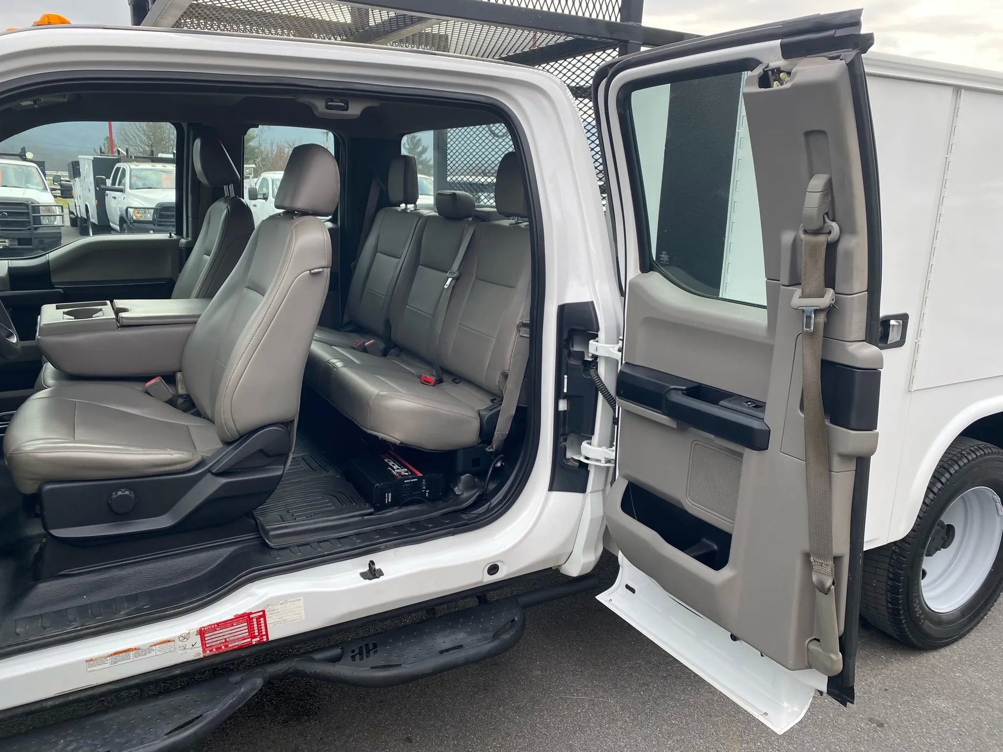 Used 2018 Ford F450 XL w/ Power Equipment Group image 24