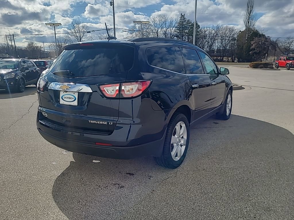 Used 2016 Chevrolet Traverse LT w/ Style and Technology Package FWD image 6