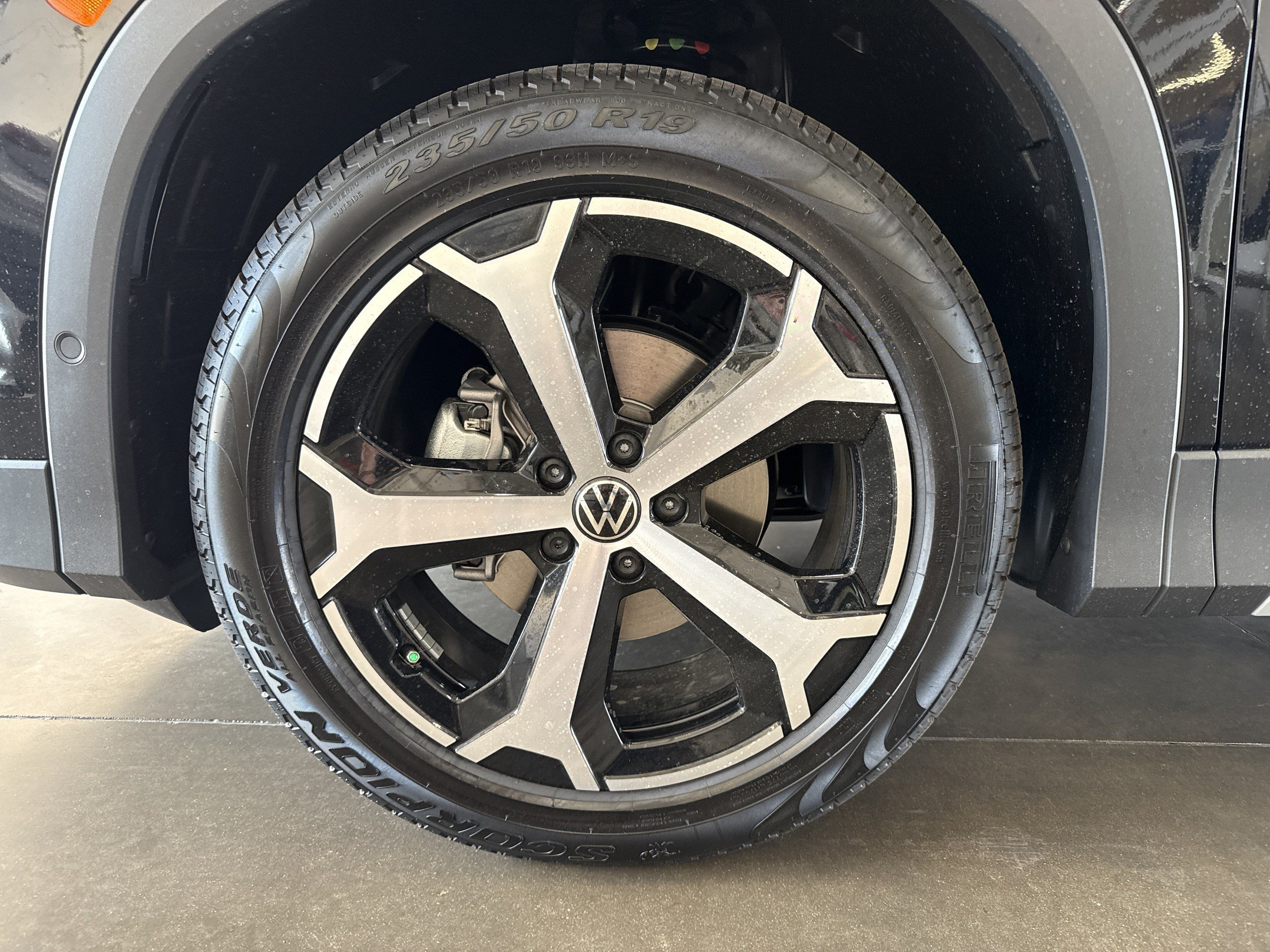 New 2026 Volkswagen Tiguan SE FWD image 29