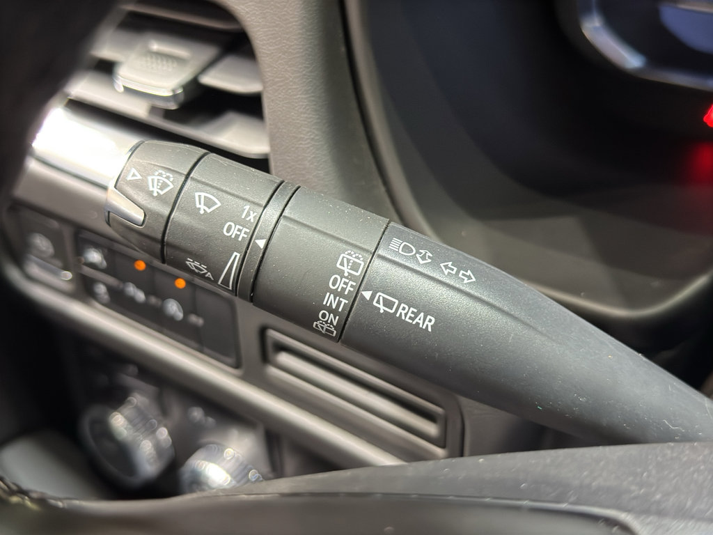 Used 2023 GMC Yukon SLT image 26