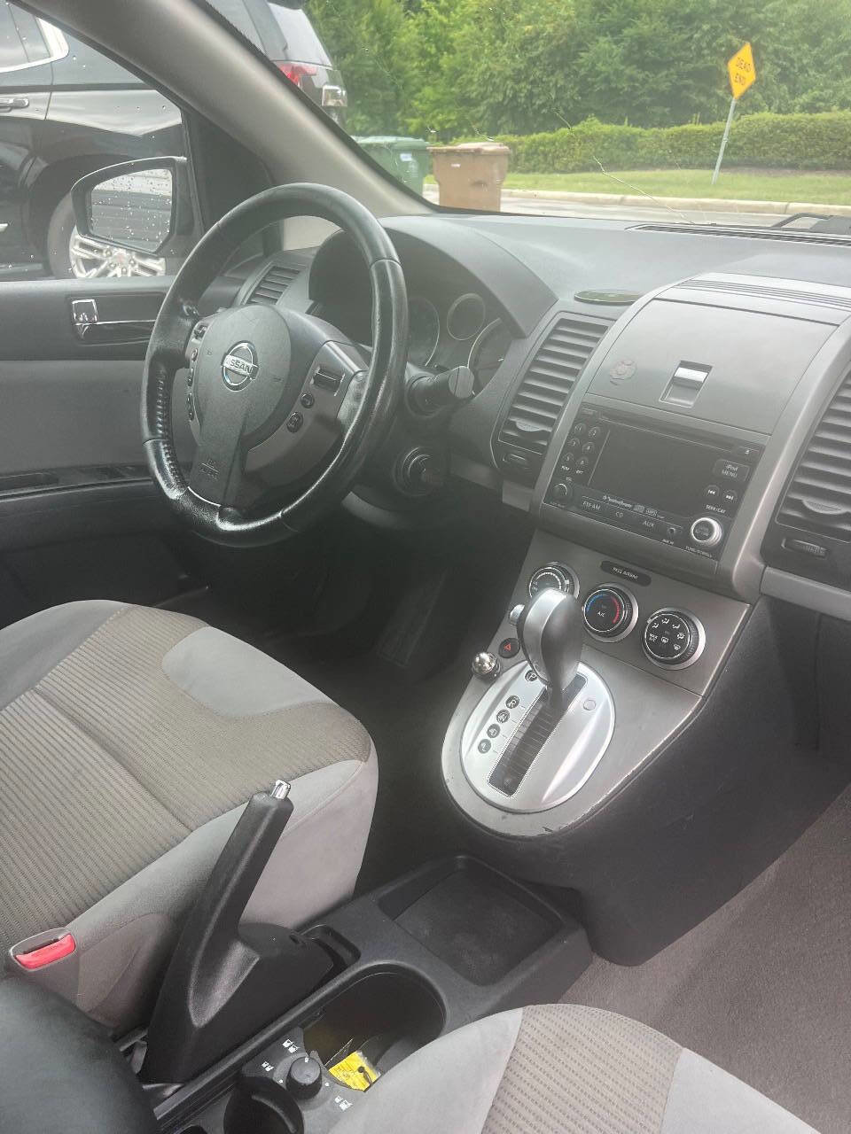 Used 2011 Nissan Sentra 2.0 SR w/ Convenience Pkg image 16