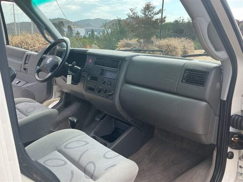 Used 2003 Volkswagen Eurovan Camper FWD image 26