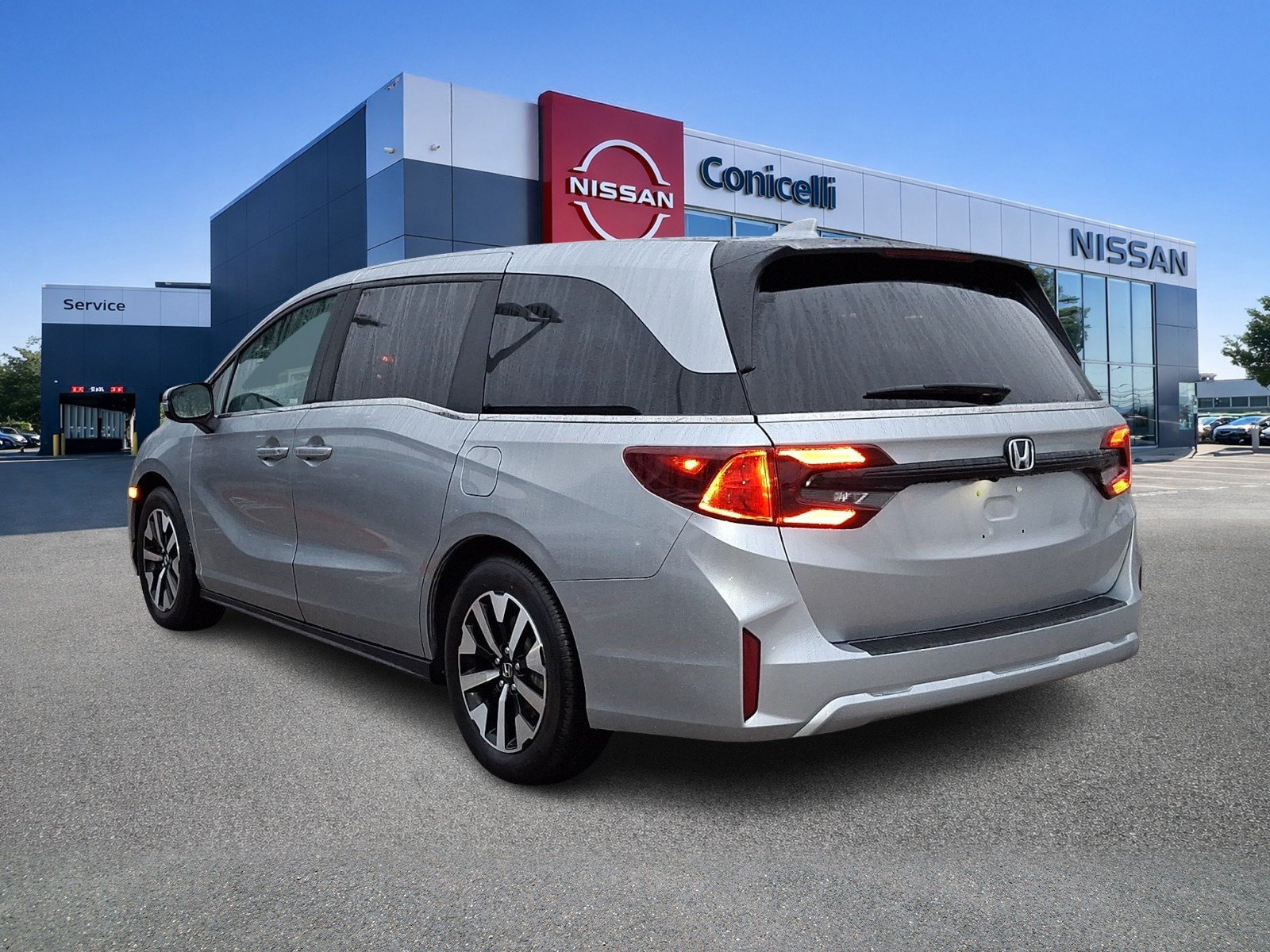 Used 2025 Honda Odyssey EX-L image 4