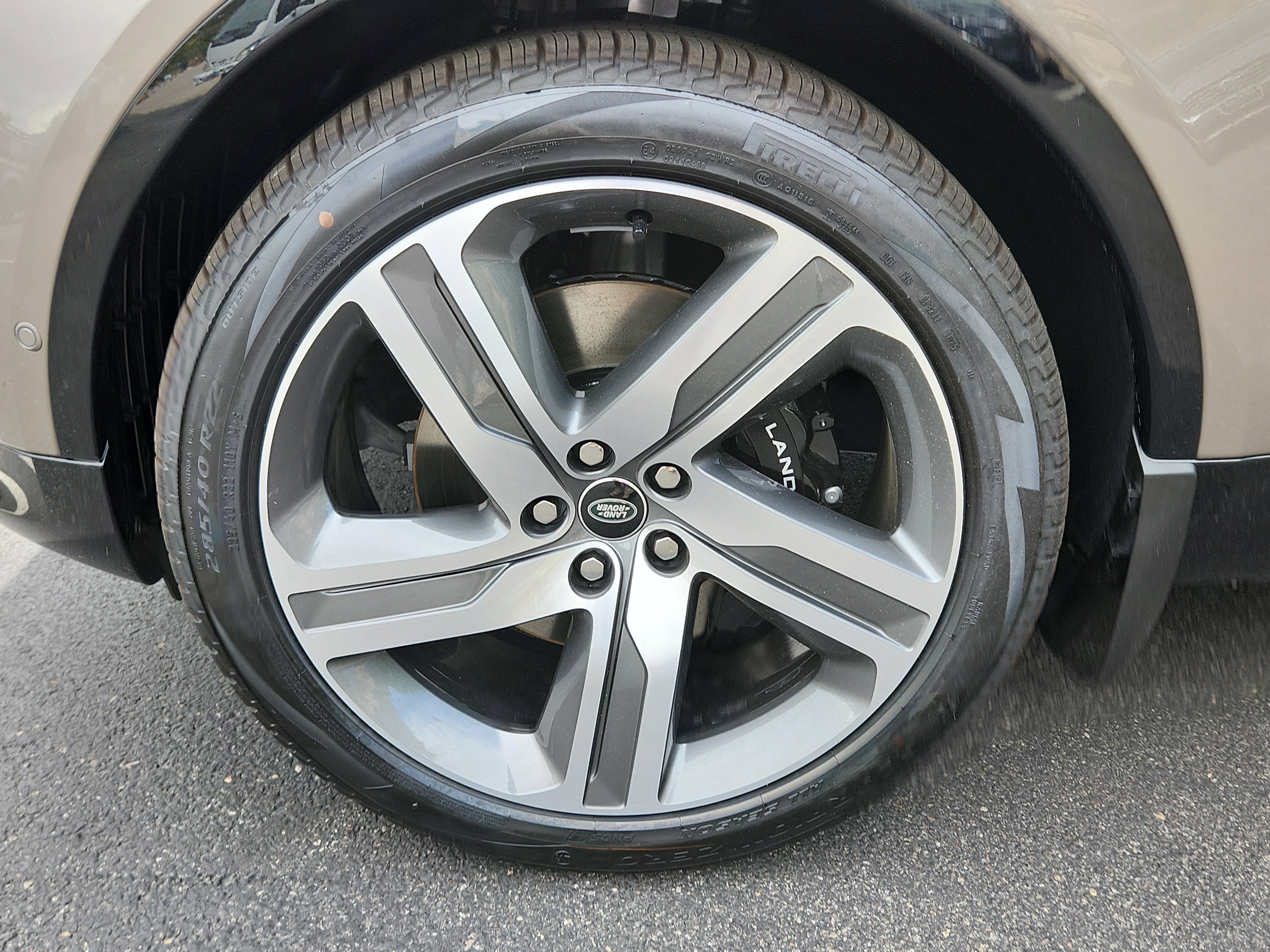 New 2025 Land Rover Discovery Metropolitan Edition image 20