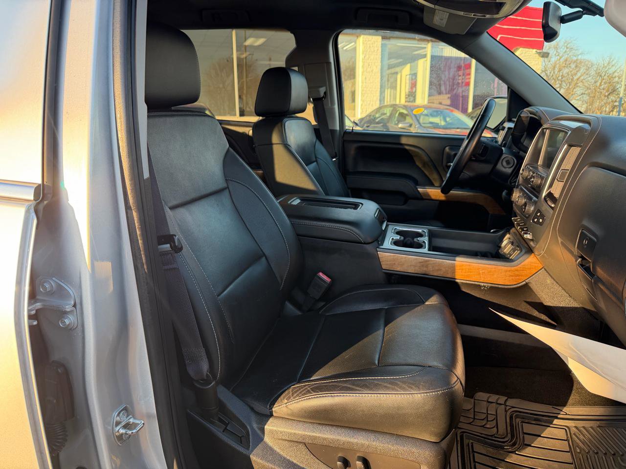 Used 2016 Chevrolet Silverado 1500 LTZ w/ LTZ Plus Package AWD/4WD image 16
