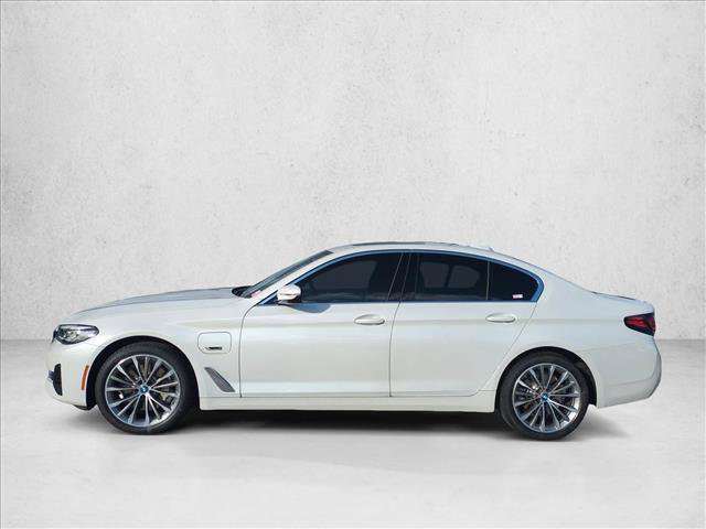 Used 2023 BMW 530e w/ Premium Package image 9