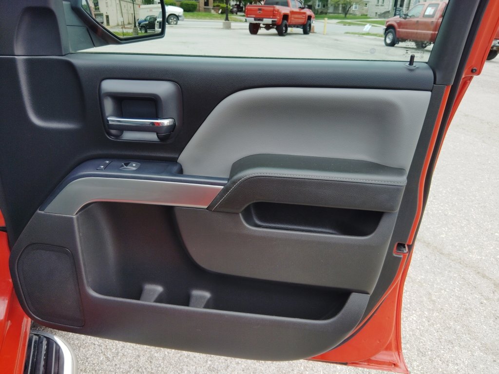 Used 2018 Chevrolet Silverado 1500 LT w/ All Star Edition AWD/4WD image 30