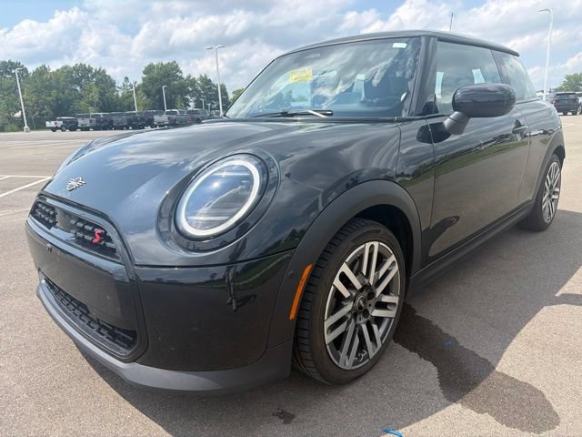 Used 2025 MINI Cooper S FWD image 2