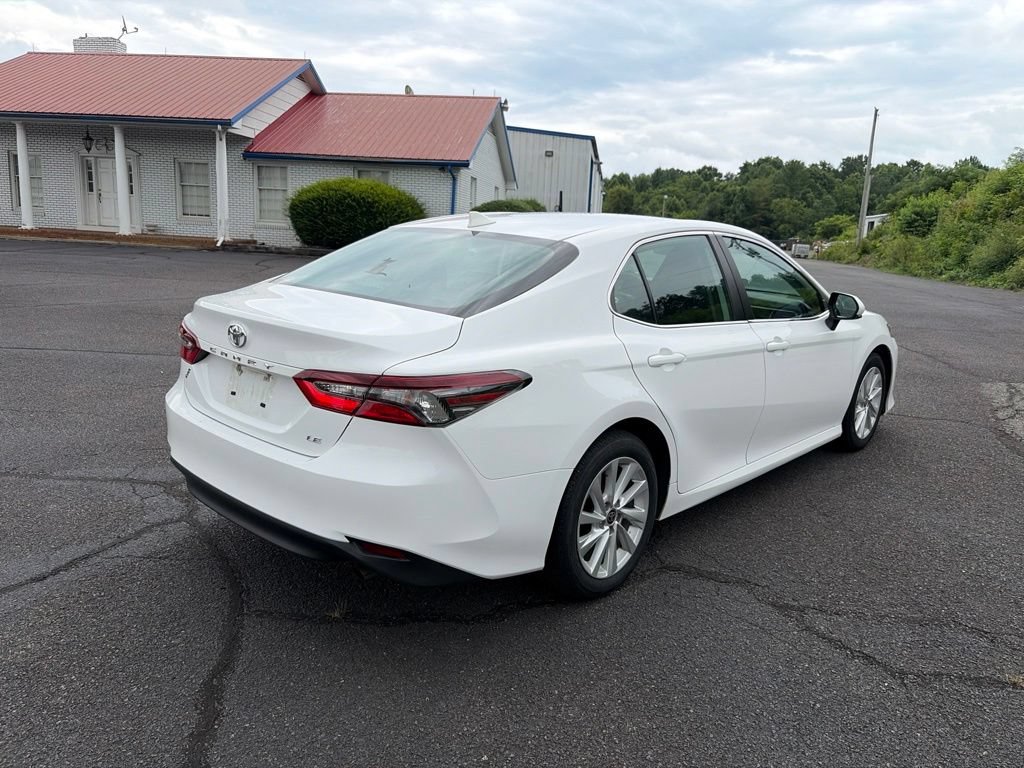 Used 2024 Toyota Camry LE FWD image 10
