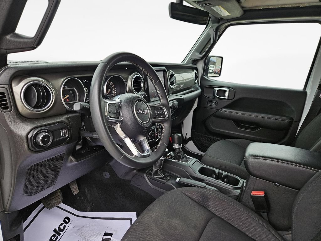 Used 2023 Jeep Wrangler Unlimited Sahara AWD/4WD image 21