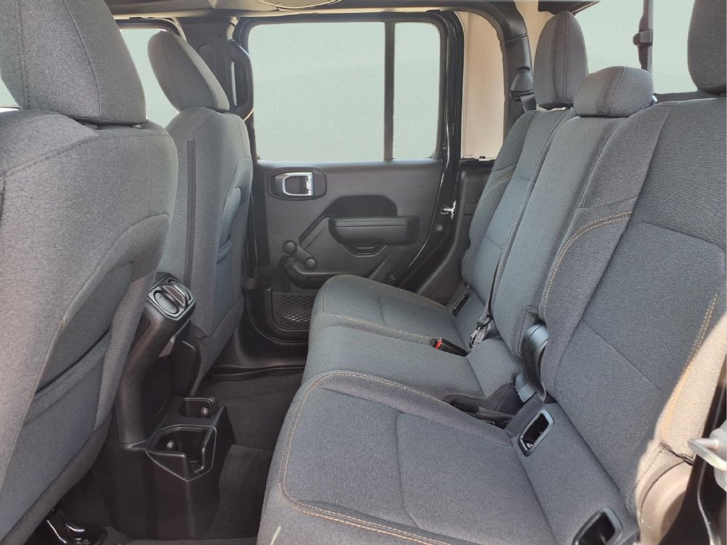 Used 2024 Jeep Gladiator Sport AWD/4WD image 12