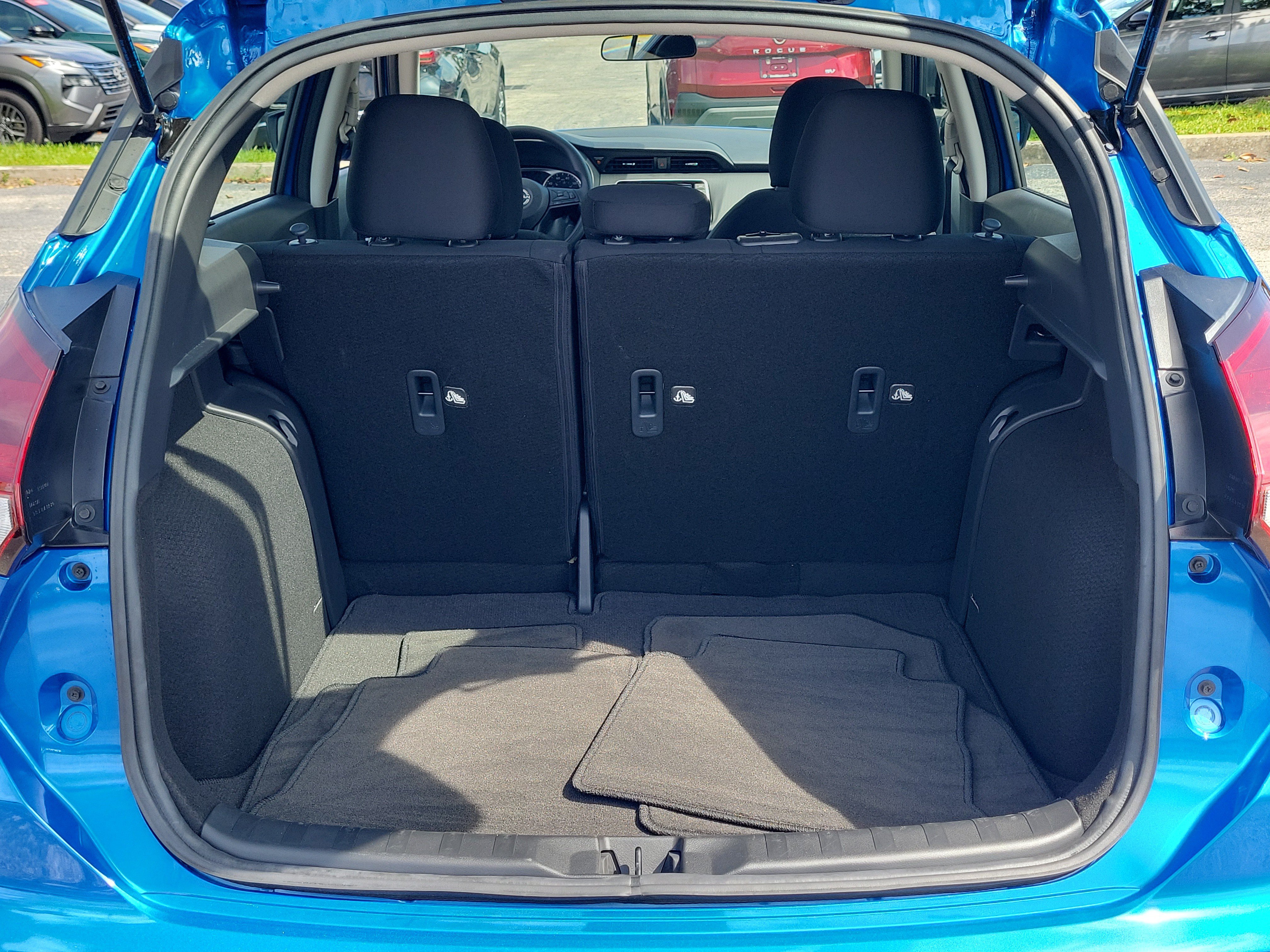Certified 2025 Nissan Kicks Play S FWD image 6