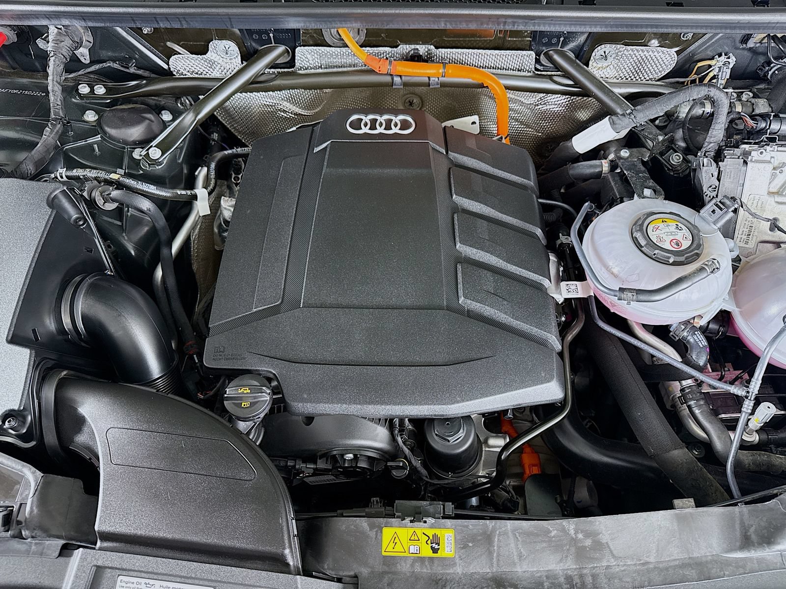 Certified 2024 Audi Q5 e Premium Plus w/ Premium Plus Package AWD/4WD image 32
