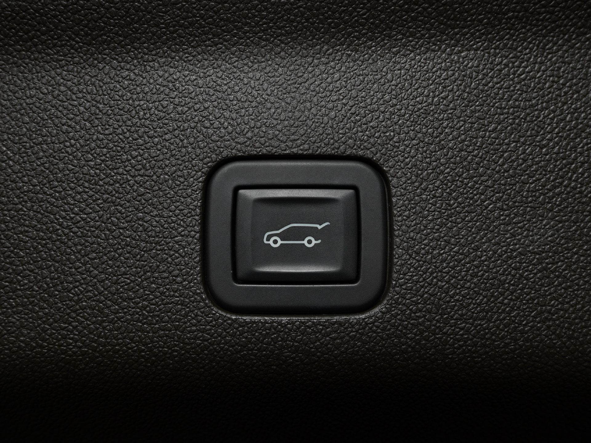 Used 2025 Cadillac Escalade Premium Luxury w/ LPO, Floor Liner Package AWD/4WD image 13