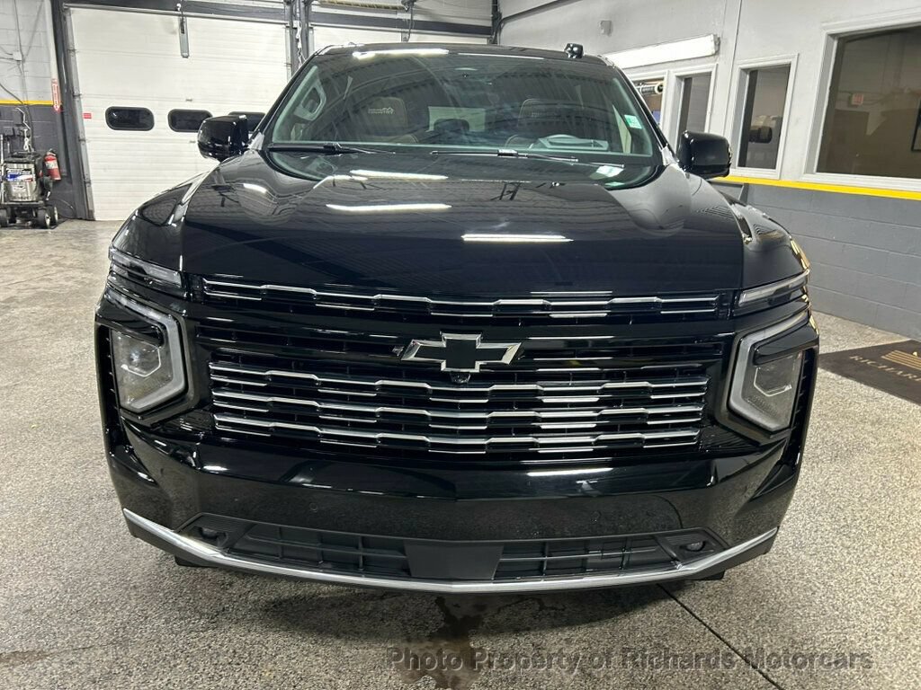 Used 2025 Chevrolet Suburban High Country AWD/4WD image 8