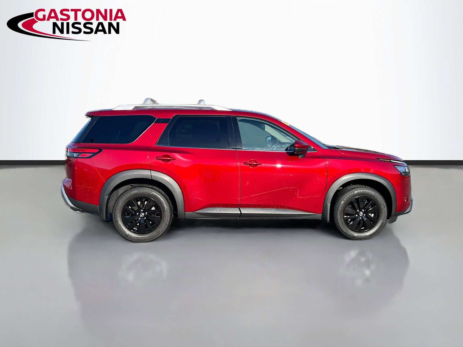 Used 2024 Nissan Pathfinder SL FWD image 10