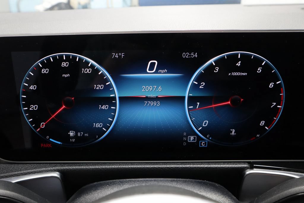Used 2021 Mercedes-Benz GLB 250 4MATIC image 28