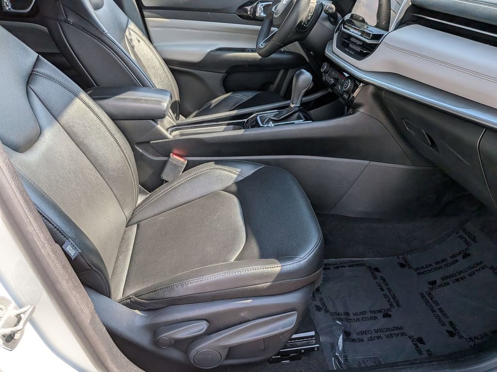 Used 2025 Jeep Compass Limited image 30