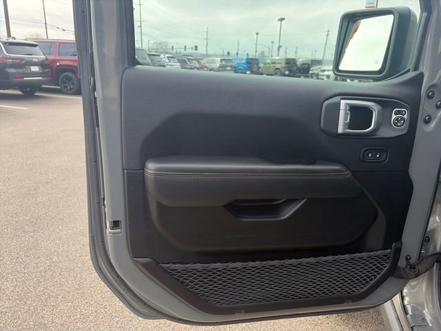 Used 2022 Jeep Wrangler Unlimited Rubicon image 23