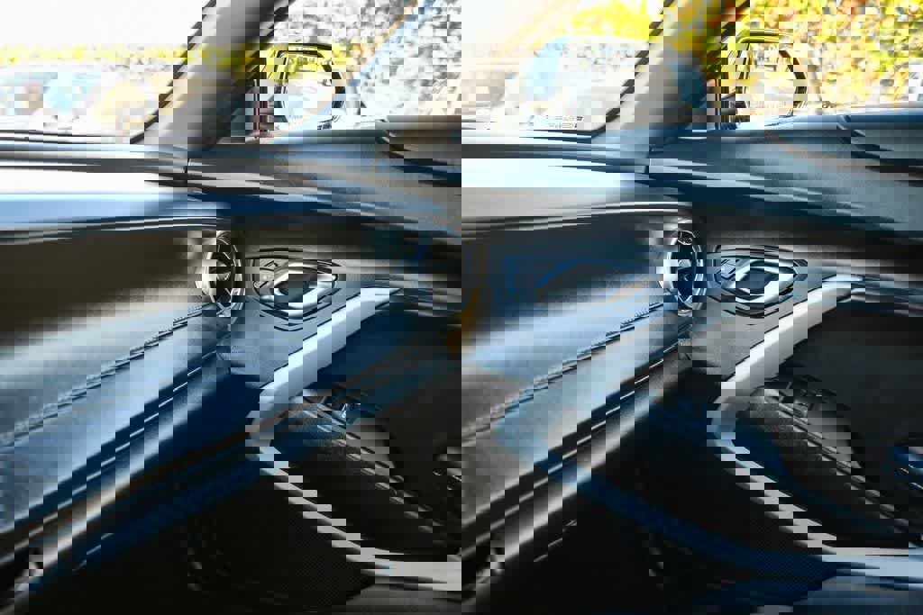 Used 2021 Chevrolet Camaro LT RWD image 31