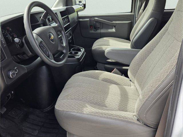 Certified 2025 Chevrolet Express 3500 LT w/ LT Preferred Equipment Group RWD image 10