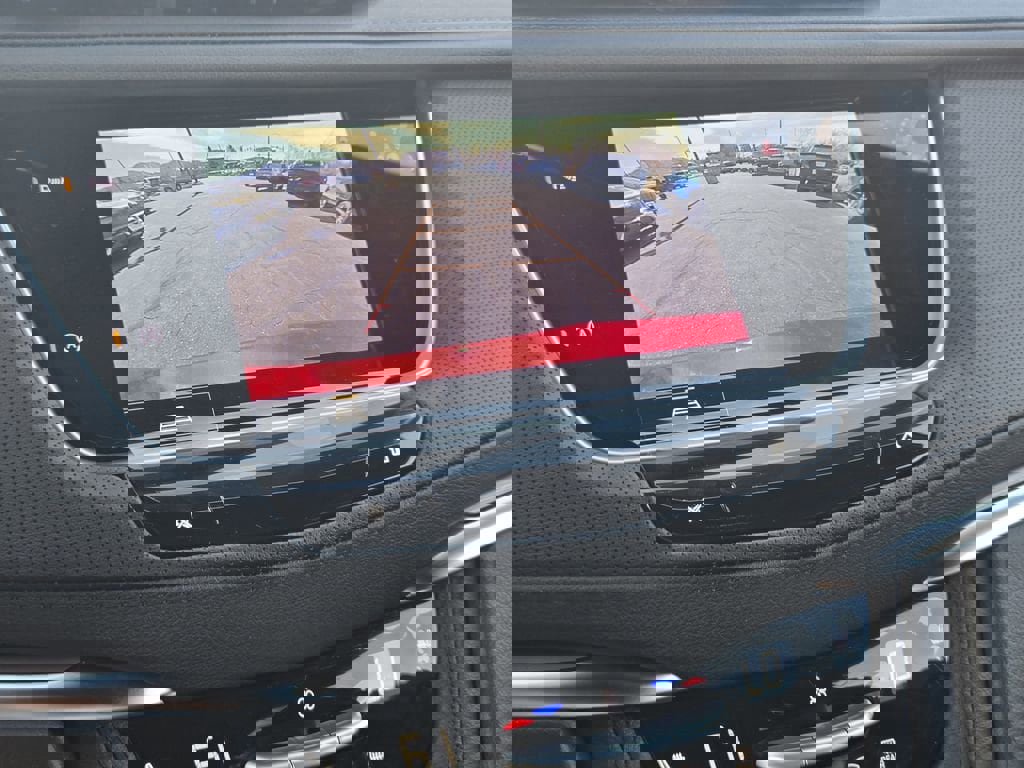 New 2026 Cadillac XT5 Luxury image 9