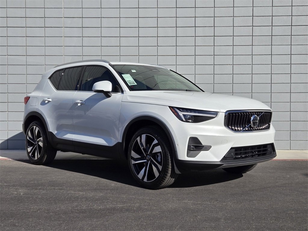 New 2025 Volvo XC40 B5 Ultra w/ Protection Package image 3