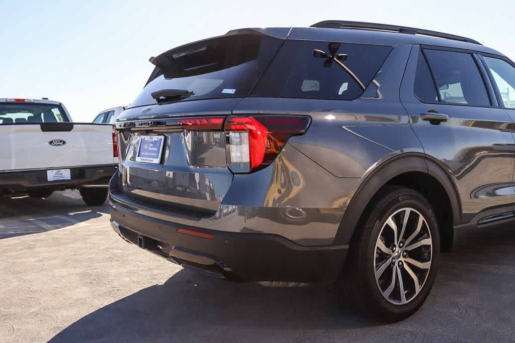 Certified 2025 Ford Explorer ST-Line RWD image 9