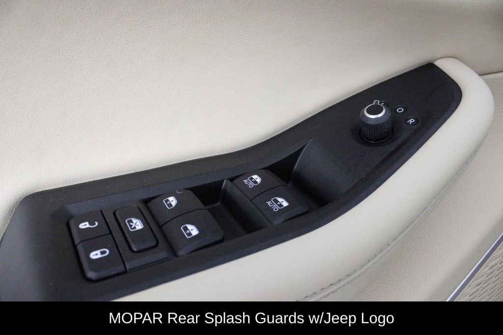 Used 2021 Jeep Grand Cherokee L Limited w/ Luxury Tech Group II image 20