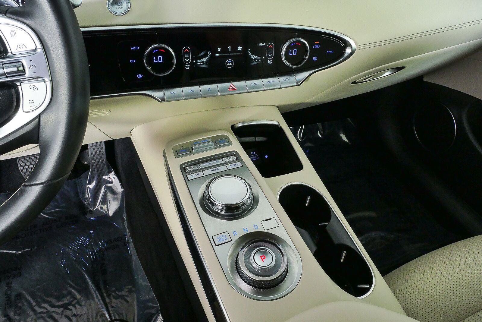 Used 2023 Genesis GV70 2.5T AWD/4WD image 16