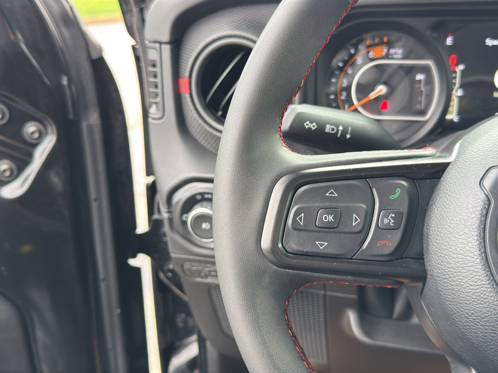 Used 2024 Jeep Wrangler Unlimited Rubicon AWD/4WD image 33