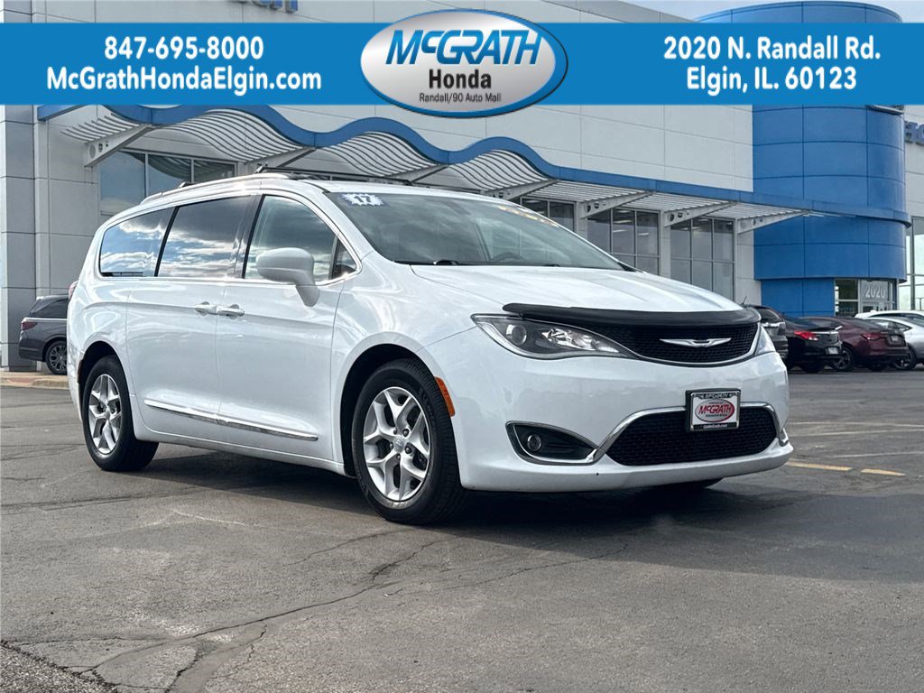 Used 2017 Chrysler Pacifica Touring-L w/ Tire & Wheel Group