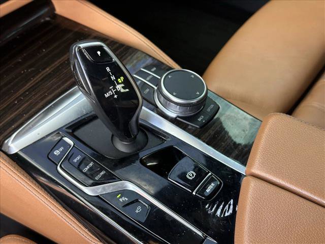 Used 2021 BMW 530i w/ M Sport Package RWD image 12