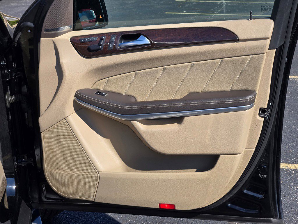 Used 2014 Mercedes-Benz GL 450 4MATIC image 4