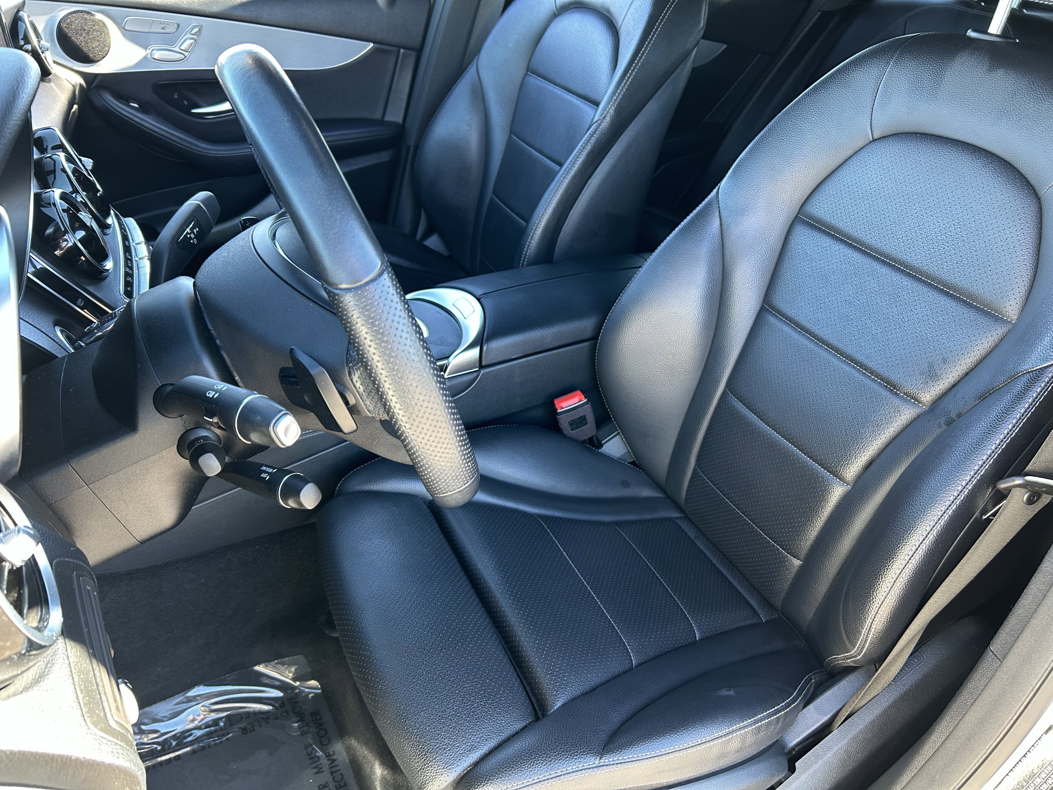 Used 2019 Mercedes-Benz GLC 300 4MATIC image 19