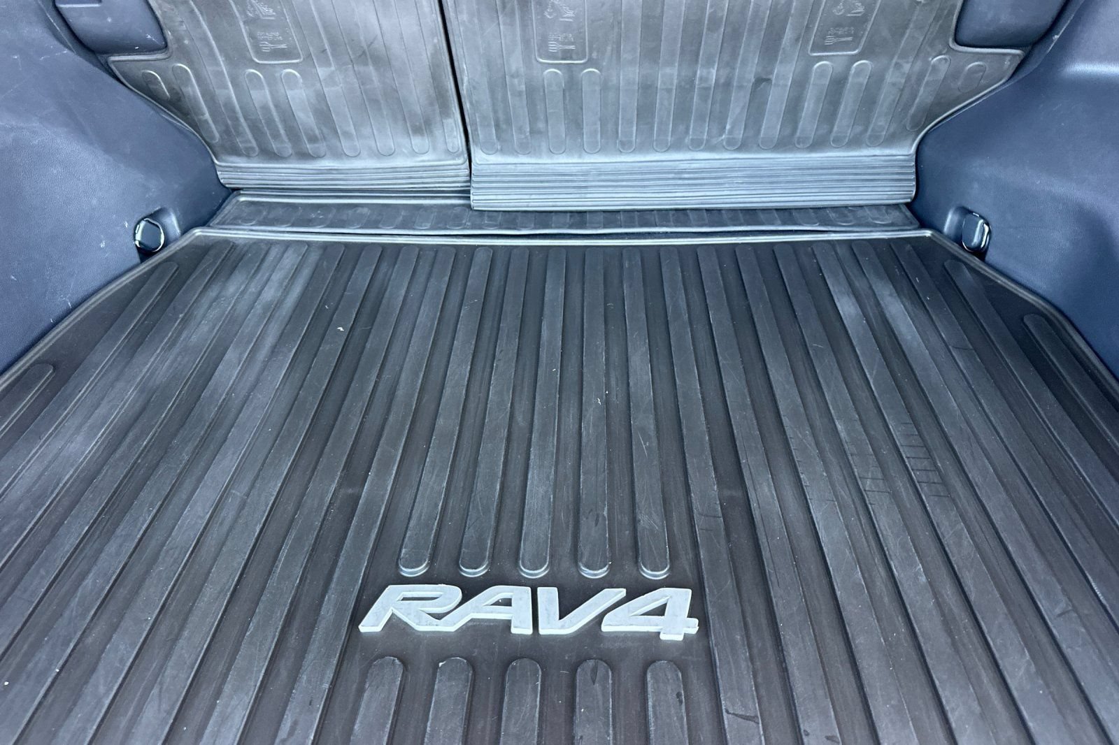 Used 2023 Toyota RAV4 LE AWD/4WD image 19