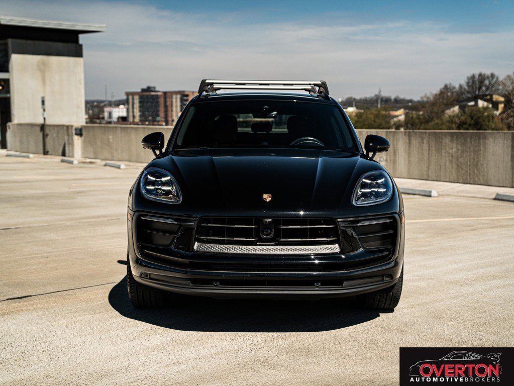 Used 2023 Porsche Macan image 2